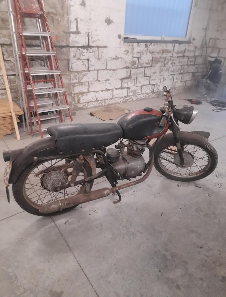 Gilera 150 et 175 et autres motos, Motos, Motos | Oldtimers & Ancêtres, Enlèvement