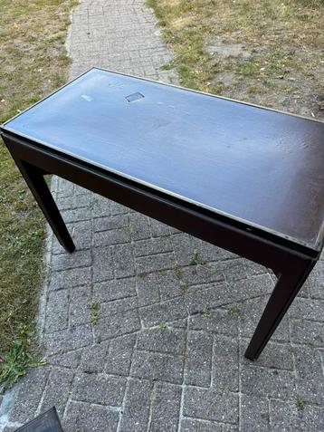 Kaarttafel, voor onderaan pintje te zetten tijdens kaarten beschikbaar voor biedingen