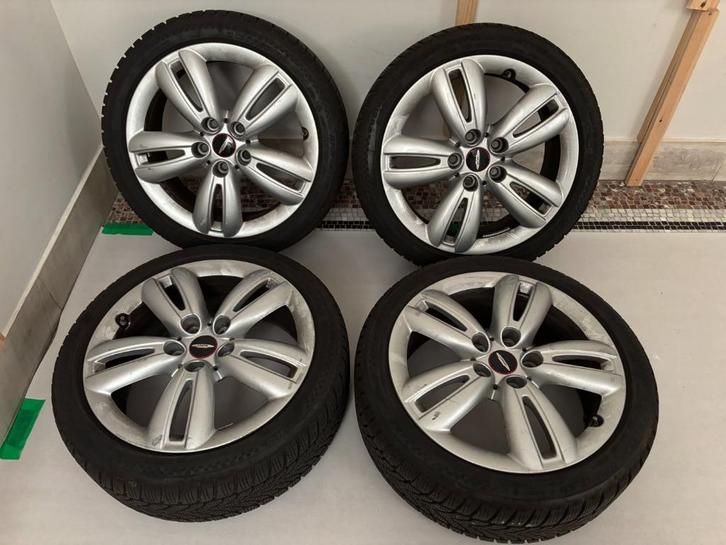 Jantes 17 pouces MINI JCW avec pneus hivers, Auto-onderdelen, Banden en Velgen, Band(en), Winterbanden, 17 inch, 205 mm, Personenwagen