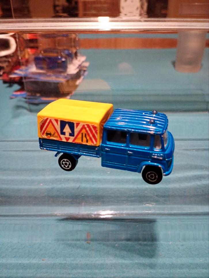 Camion Mercedes, Hobby & Loisirs créatifs, Voitures miniatures | Échelles Autre, Enlèvement ou Envoi