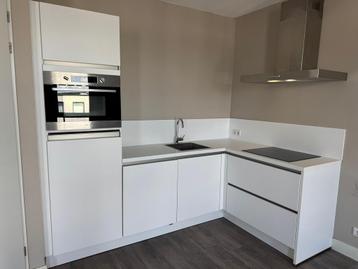 Complete Moderne Hoekkeuken + Apparatuur + GEDEMONTEERD beschikbaar voor biedingen