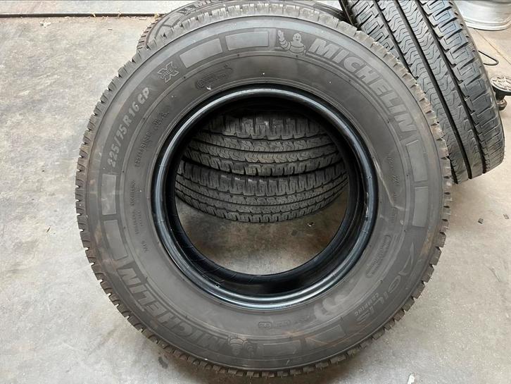 4 Bijna nieuwe Michelin Agilis 225/75R18 Camping, Caravans en Kamperen, Mobilhome-accessoires, Zo goed als nieuw, Ophalen