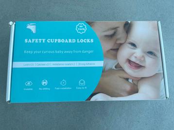 Safety cupboard locks wit 20 stuks beschikbaar voor biedingen