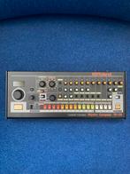 Roland TR-08 drum machine, Enlèvement ou Envoi, Comme neuf, Roland