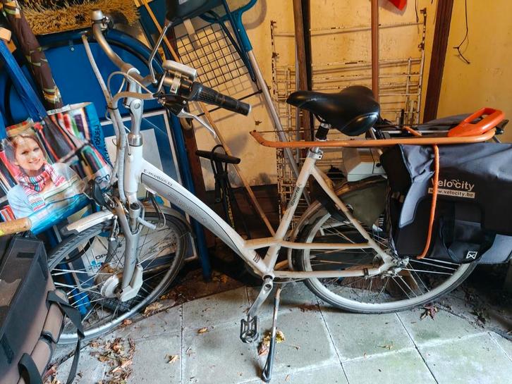 Sparta c2 fiets dames maat 57 met 2 nieuwe batterijen, Fietsen en Brommers, Elektrische fietsen, Gebruikt, Sparta, 55 tot 59 cm