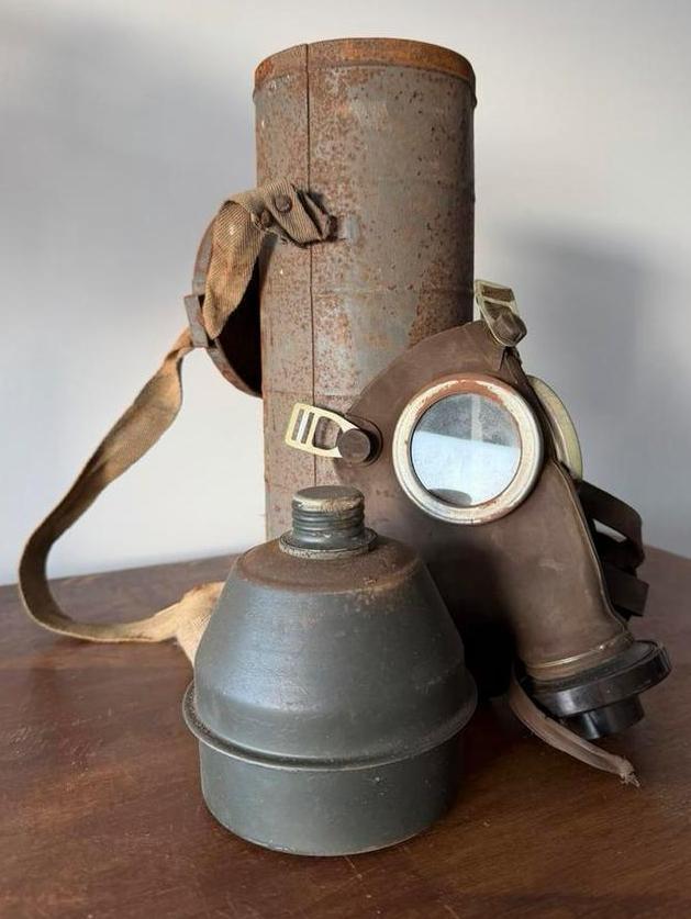 Masque à gaz L-702, Collections, Objets militaires | Seconde Guerre mondiale, Enlèvement ou Envoi