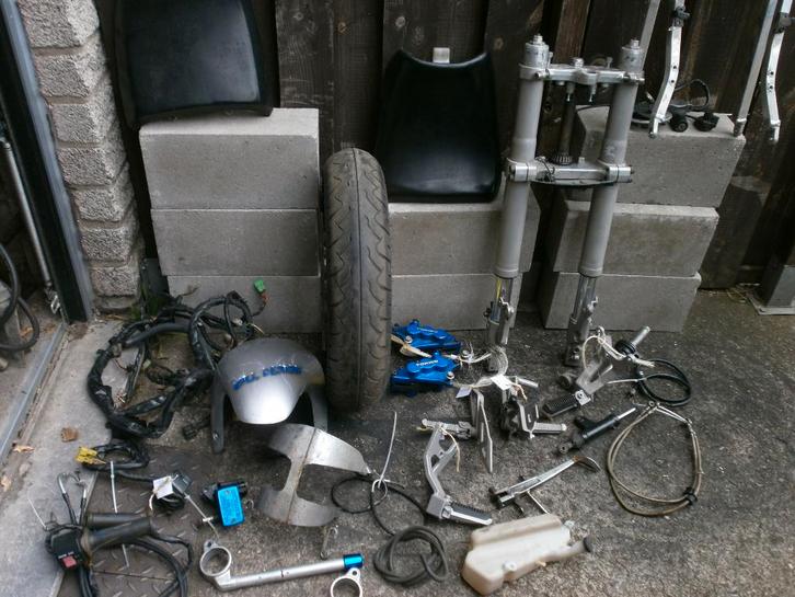 Nombreuses pièces Suzuki GSXR 1100 1994 en état, Motos, Pièces | Suzuki, Utilisé, Enlèvement ou Envoi