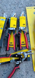 Pince coupante  pour métal stud, Ophalen