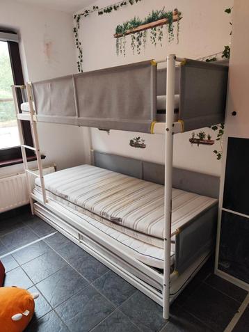 Stapelbed Vitval Ikea met drie bedden beschikbaar voor biedingen