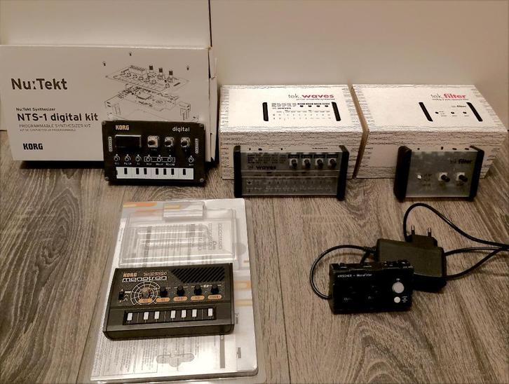 Pakje minimodules in perfecte staat !, Muziek en Instrumenten, Synthesizers, Zo goed als nieuw, Overige aantallen, Korg, Met midi-aansluiting
