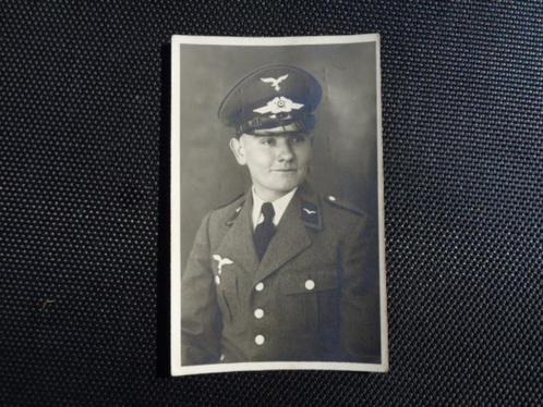 WO 2 studio fotografie 14 x 9 cm , Luftwaffe met kepie, Verzamelen, Militaria | Tweede Wereldoorlog, Luchtmacht, Foto of Poster