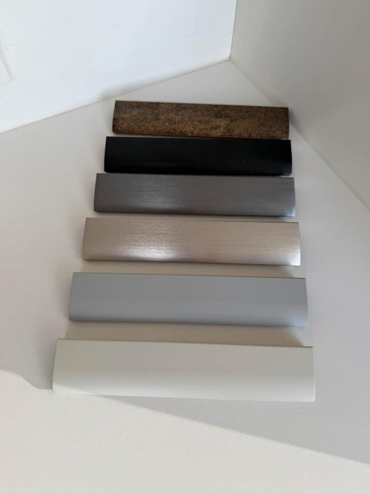 Poignées KVIK 200 mm, Bricolage & Construction, Serrurerie de bâtiment & Dispositif de fermeture, Comme neuf, Enlèvement