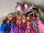 Barbie lot de 13 + cheval + accessoires et robes, Enfants & Bébés, Jouets | Poupées, Enlèvement ou Envoi, Barbie