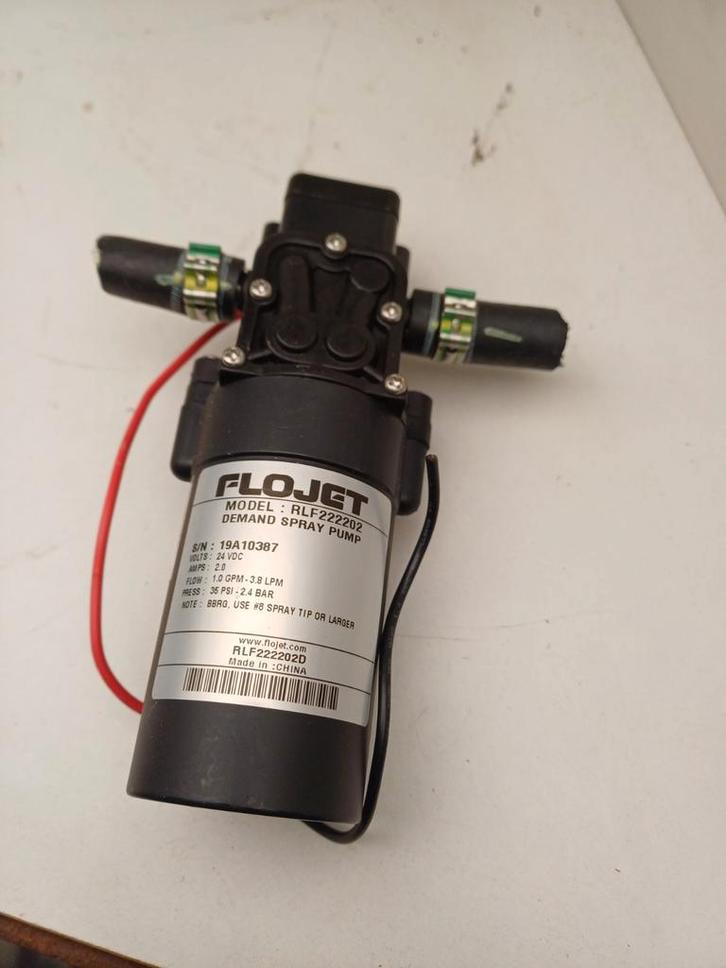 Flojet membraan pomp met drukschakelaar, Tuin en Terras, Waterpompen, Zo goed als nieuw, Ophalen of Verzenden