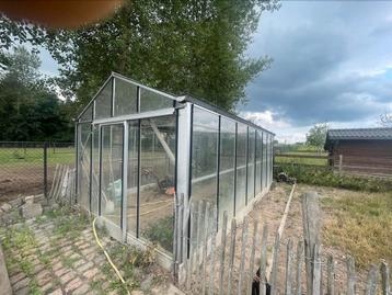 Professionele glazen serre beschikbaar voor biedingen