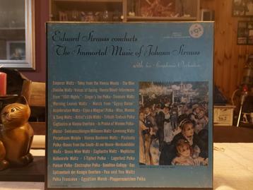 Box met 5LP's. The Immortal Music of Johan Strauss beschikbaar voor biedingen