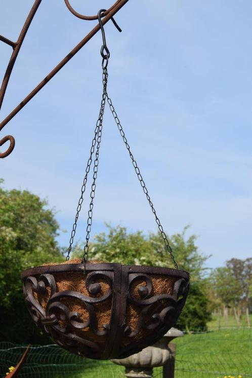 Mooie ophanging, gietijzeren mand voor planten en bloemen, Tuin en Terras, Bloembakken en Plantenbakken, Nieuw, Overige materialen