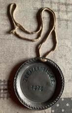 Tinnen medaille van visvereniging 1975 Maasmechelen 3630, Postzegels en Munten, Ophalen of Verzenden, Overige materialen