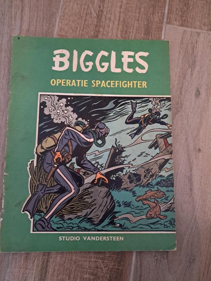 BIGGLES " OPERATIE SPACEFIGHTER ", Boeken, Stripverhalen, Gelezen, Eén stripboek, Ophalen of Verzenden