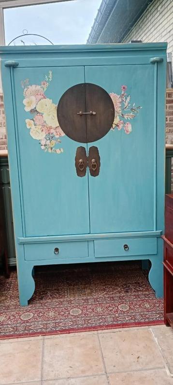Chinese kast met bloemenprint beschikbaar voor biedingen