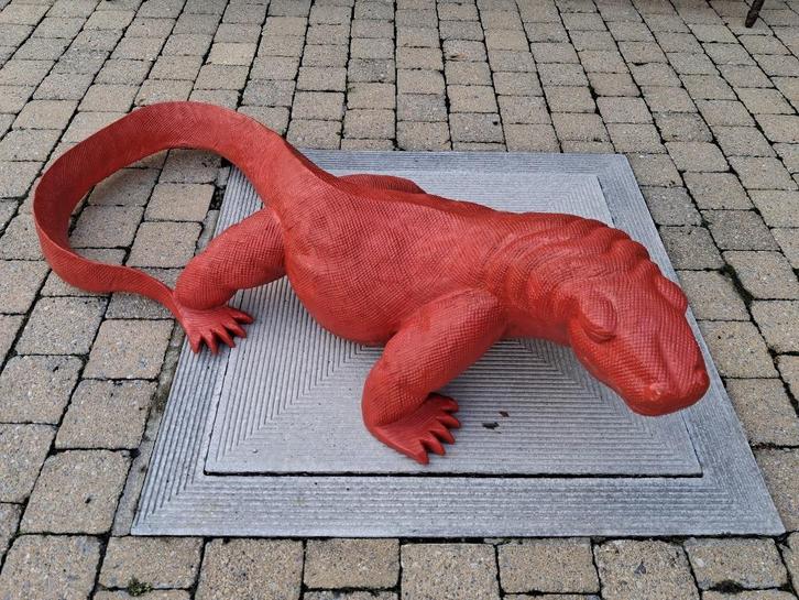 heel groot beeld hagedis/salamander, Tuin en Terras, Tuinbeelden, Zo goed als nieuw, Dierenbeeld, Ophalen