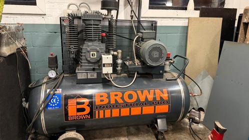 Brown (contimac) 270L compressor, Doe-het-zelf en Bouw, Compressors, Zo goed als nieuw, 10 bar of meer, 100 liter of meer, 800 liter/min of meer