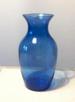 Vase vintage en verre uni bleu 33 cm, Moins de 50 cm, Comme neuf, Verre, Enlèvement