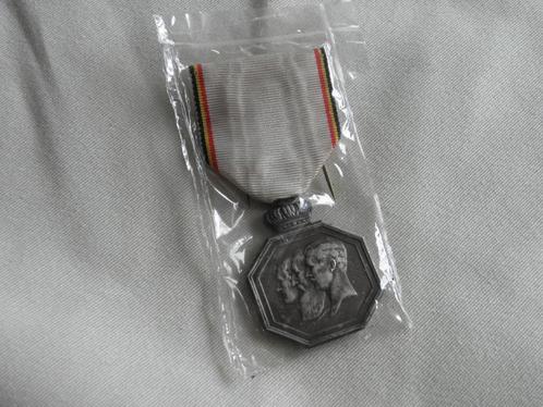 Médaille des 100 ans de la Belgique et des 20 ans Albert 1, Collections, Objets militaires | Général, Armée de terre, Enlèvement ou Envoi