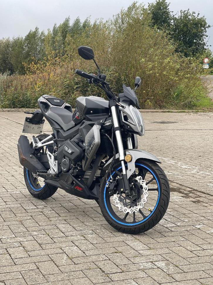 !! Moto 125 cc  2023 1800km  !!, Motoren, Motoren | Overige merken, Particulier, SuperMoto, 11 kW of minder, ABS, LED Verlichting