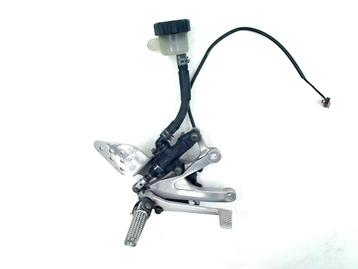 SCHETSPLAAT RECHTS VOOR YZF R6 1999-2002 (YZF-R6 5EB 5MT) beschikbaar voor biedingen