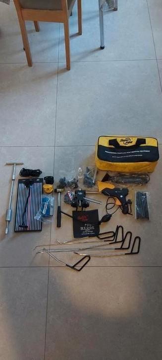 Kit voor het verwijderen van deuken zonder verf  beschikbaar voor biedingen