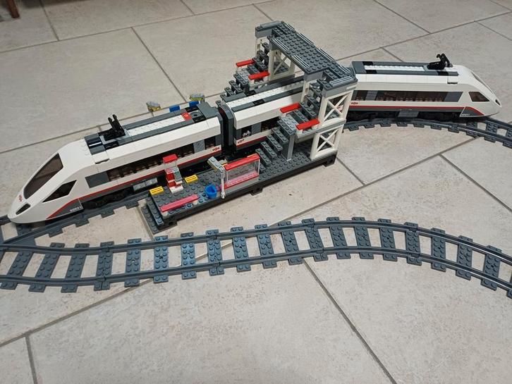 Train Lego city + gare + circuit, Kinderen en Baby's, Speelgoed | Duplo en Lego, Zo goed als nieuw, Lego, Ophalen of Verzenden