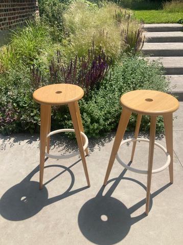 Vitra tabouret haut (Prouve) beschikbaar voor biedingen