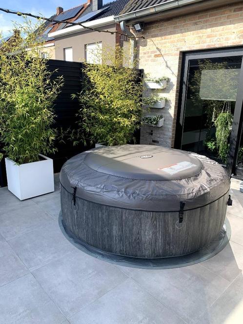 TOP Jacuzzi Intex 4 personen GERESERVEERD, Tuin en Terras, Bubbelbaden en Hottubs, Zo goed als nieuw, Opblaasbaar, Afdekzeil, Grondzeil