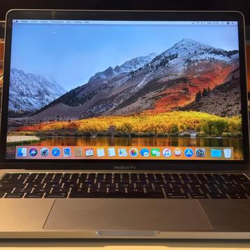 MacBook Pro 2017, 13 inch, 256 GB opslagruimte, 8 GB RAM beschikbaar voor biedingen