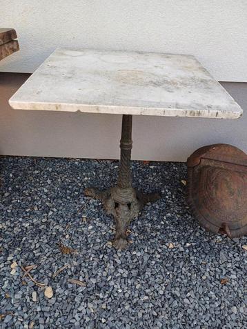 Ancienne table de bistro, Enlèvement, Comme neuf