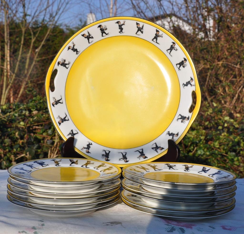 service a patisserie porcelaine motif lutins, Antiquités & Art, Antiquités | Services (vaisselle) pièces, Enlèvement ou Envoi