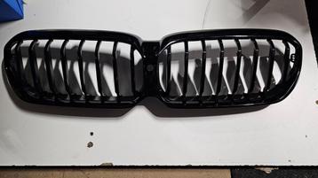 Grille hoogglans zwart BMW X1 F48 5113185178 185178 beschikbaar voor biedingen