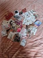 gros lot d bijoux fantaisie neufs, Bijoux, Sacs & Beauté, Colliers, Neuf, Avec pendentif, Enlèvement ou Envoi, Autres couleurs
