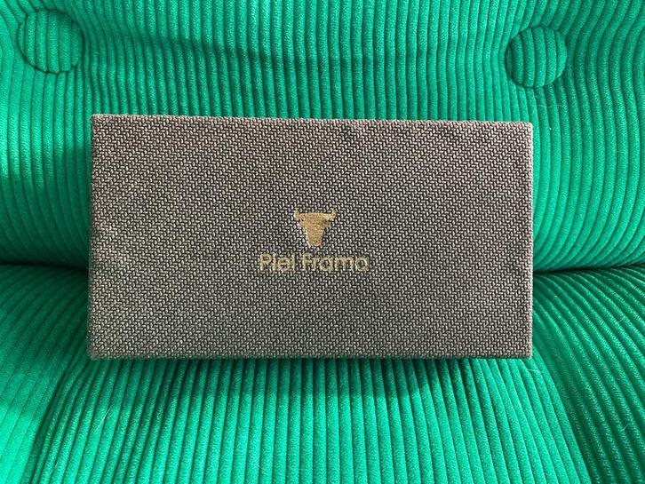 Lederen Hoesje "Piel Frama" iPhone, Telecommunicatie, Mobiele telefoons | Hoesjes en Screenprotectors | Apple iPhone, Nieuw, iPhone 6