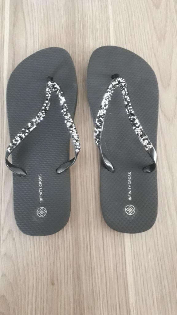 teenslippers, Kleding | Dames, Schoenen, Zo goed als nieuw, Slippers, Zwart, Ophalen of Verzenden