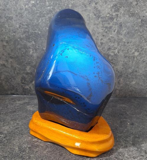 reuzen barnsteen/amber stuk gratis houten standaard 1.59KG!, Verzamelen, Mineralen en Fossielen, Fossiel, Ophalen of Verzenden