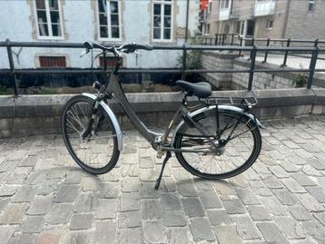 Lichte dames fiets van batavus beschikbaar voor biedingen