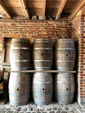 Eiken wijnvaten 225 L beschikbaar voor biedingen