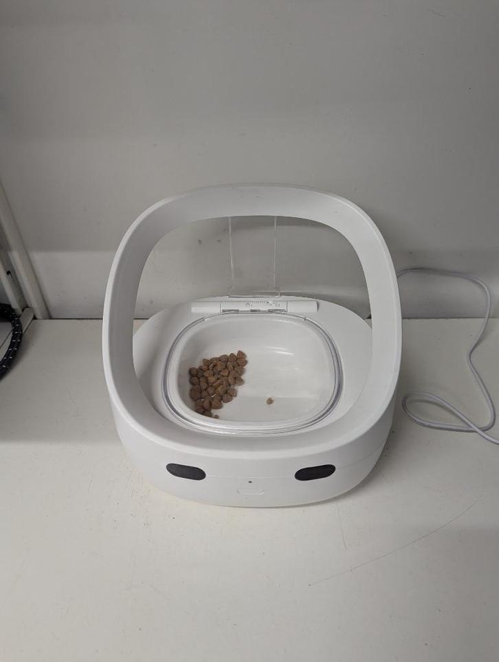 Petoneer Nutricare smart RFID voederbak voor kat of hond, Dieren en Toebehoren, Kattenvoerbakken en Drinkbakken, Zo goed als nieuw