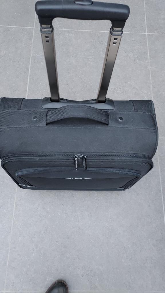 Reistas trolley 2wielen en telescopisch handvat., Handtassen en Accessoires, Tassen | Reistassen en Weekendtassen, Zo goed als nieuw