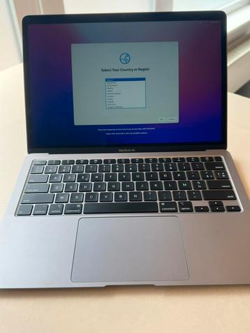 Apple Macbook Air 13 inch Retina 2020 beschikbaar voor biedingen