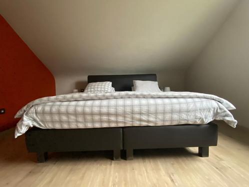 Boxspring lederlook 2 pers 180x200 + matras + 2 nachtkastjes, Huis en Inrichting, Slaapkamer | Boxsprings, Gebruikt, 180 cm, 200 cm