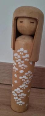 Schitterende Kokeshi "Hanagokoro" van Miyajima Muhitsu, Antiek en Kunst, Kunst | Beelden en Houtsnijwerken, Verzenden