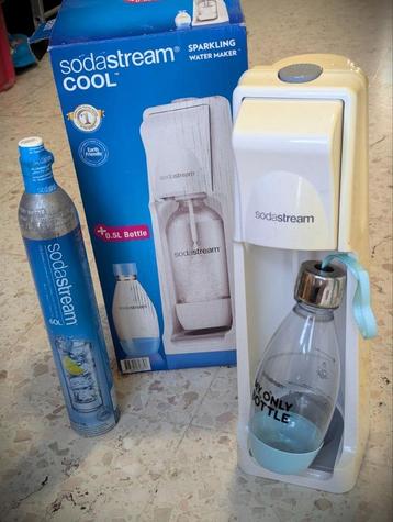 Sodastream + bottle + full gas cylinder beschikbaar voor biedingen